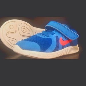 Size 7 Toddler Kids Nike Shoes